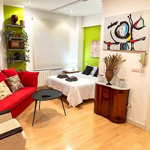 Cómodo Estudio Con Vistas En Puerto Chico , Santander España